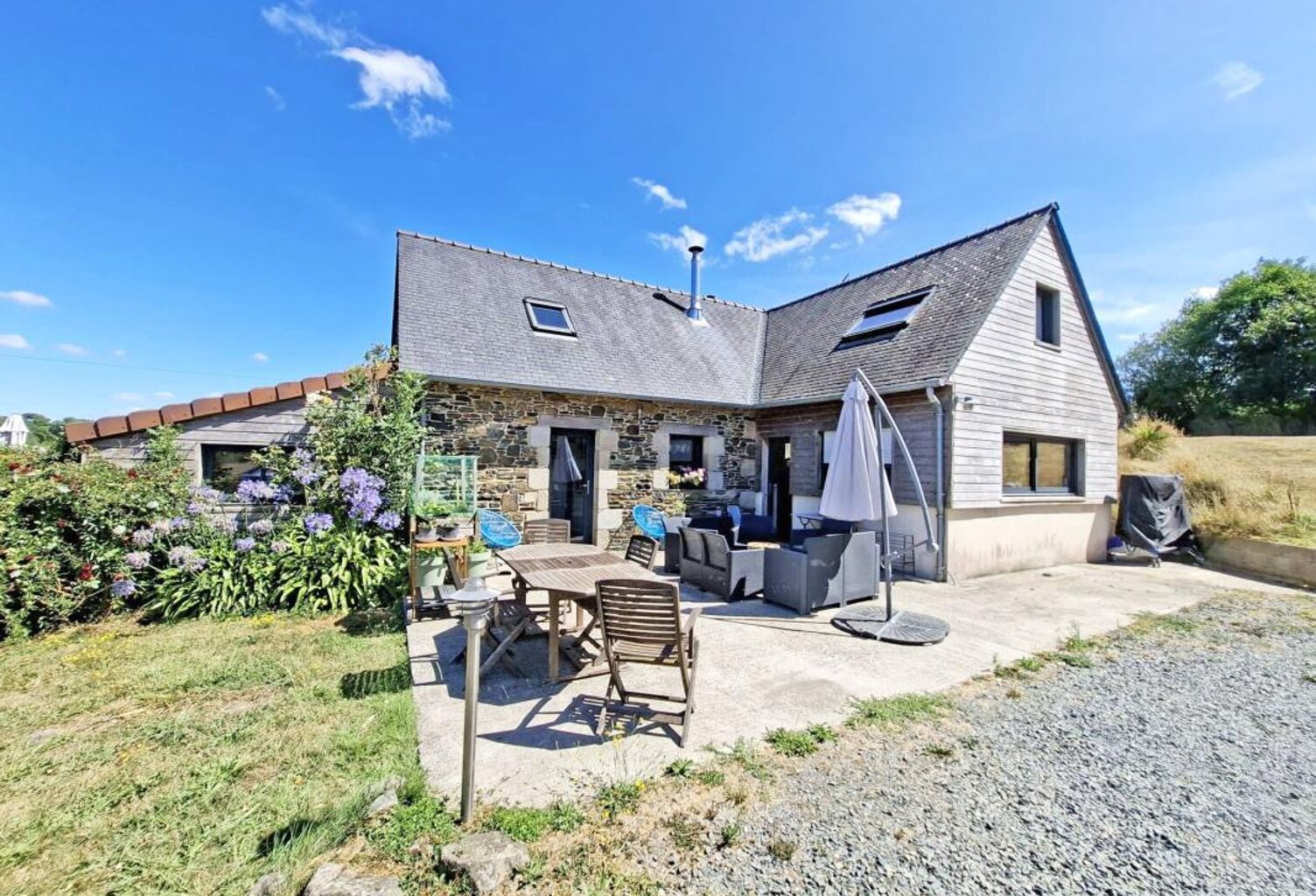 Ensemble immobilier : Belle propriété principale, gite et crèches — photo 1