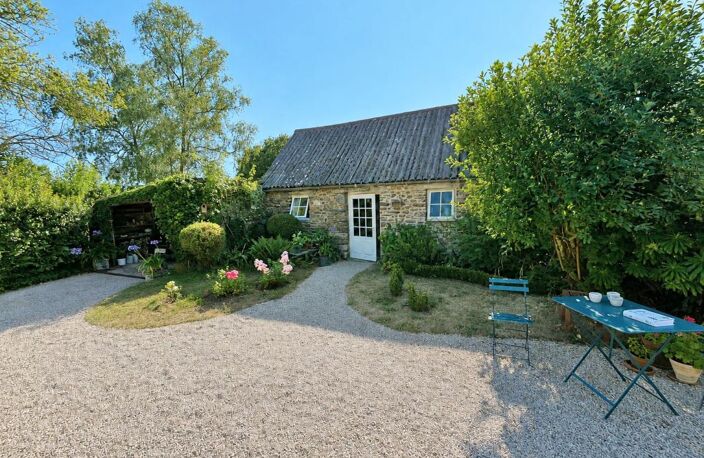 Un charme fou au cœur de Plouezoc’h ! Ensemble immobilier : maison principale, studio et dépendance — photo 4