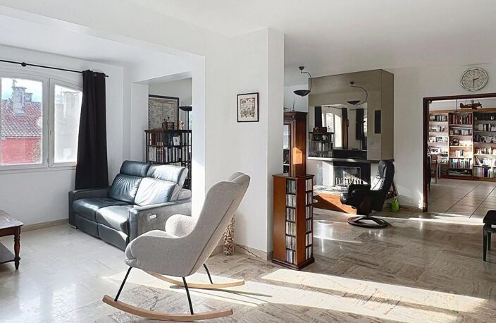 Rare maison familiale individuelle – T7 de 197 m² sur une parcelle de 631 m² avec piscine et garages, dans un cadre résidentiel privilégié — photo 4