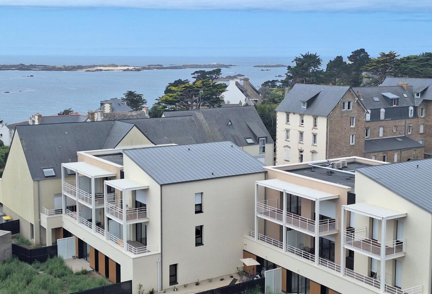 À 300m de la plage et du port de Trebeurden, appartement neuf livrable — photo 1