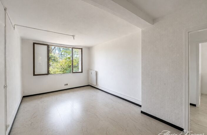 A VENDRE - Appartement T3 en résidence - 54m², 2 chambres - Loggia - Place de parking privative - Cave - BEZIERS, quartier le Carré d'Hort (34) — photo 3