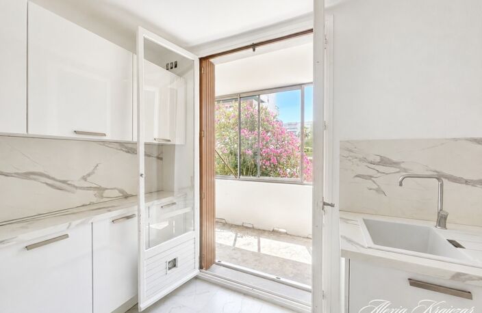 A VENDRE - Appartement T3 en résidence - 54m², 2 chambres - Loggia - Place de parking privative - Cave - BEZIERS, quartier le Carré d'Hort (34) — photo 5