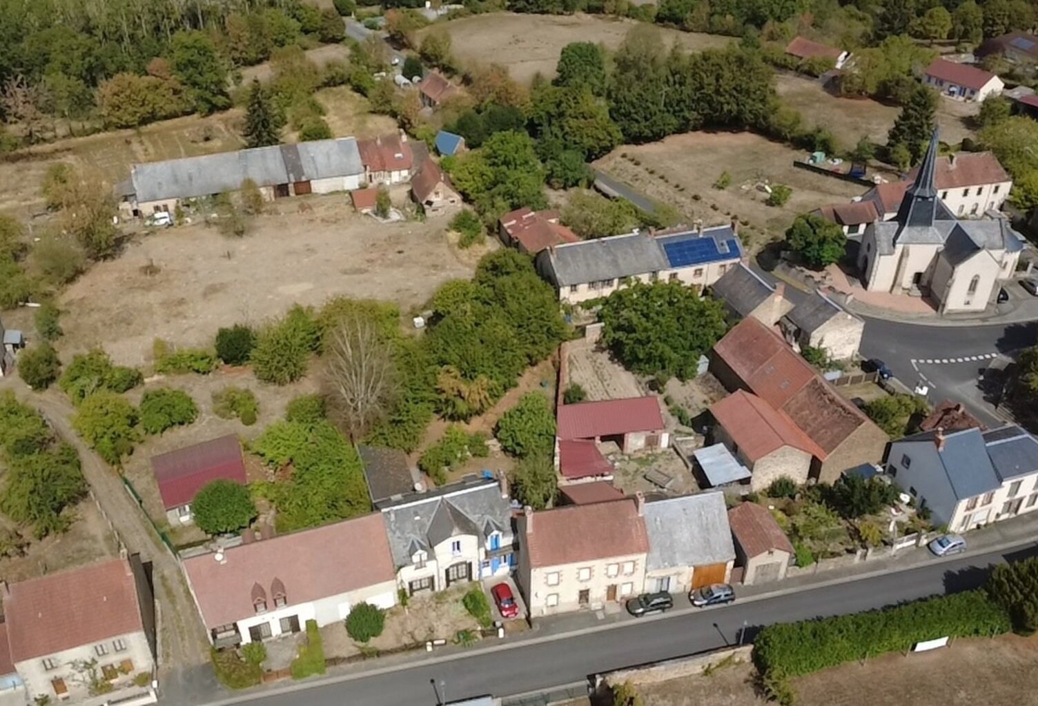 Propriété à vendre, maison 120 m²+ ancienne école 250 m², terrain 1500 m² bétete   Creuse (23) — photo 1