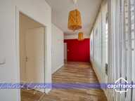 Immeuble de rapport de 160 m², avec local commercial au rez-de-chaussée, appartement T4 à l’étage, à 20 minutes à pied de la gare de La Rochelle — photo 4