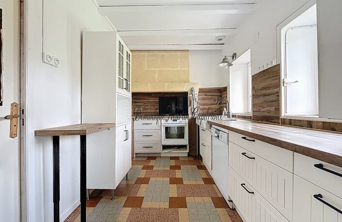 RUILLE SUR LOIR (72), maison 189m²- 7 pièces- terrains de 2845m²- garage- dépendances- puits — photo 2
