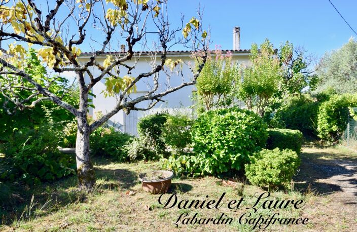 Maison avec accès à pieds commerces, écoles et services - GARAGE- JARDIN — photo 2