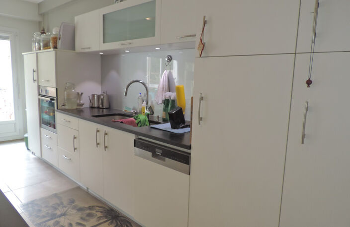 Dpt Ain (01), à vendre BOURG EN BRESSE, appartement T5 de 113 m² en duplex avec véranda, terrasse, jardin privatif et garage — photo 5