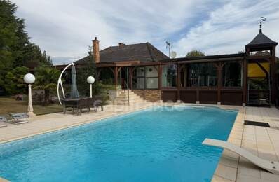 Maison à vendre 7 pièces AUXERRE (89) 167 m2  Piscine  Terrain de 2300 m2 Dépendance — photo du bien