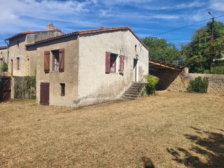 Maison à vendre 2 pièces LOUIN (79) — photo 1