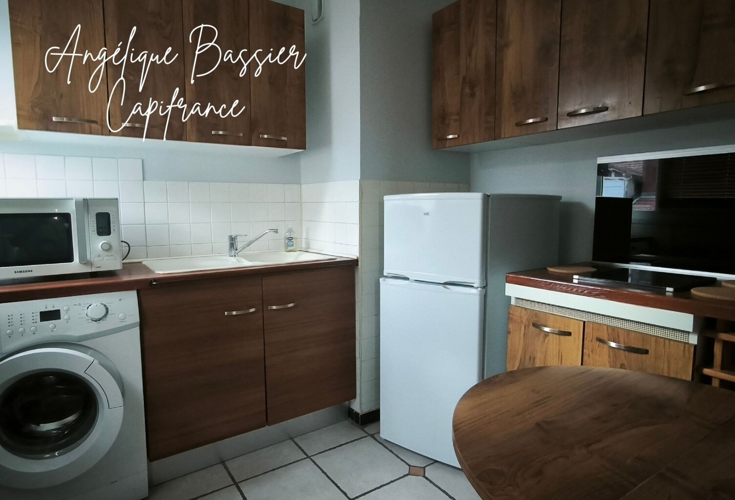 STUDIO MEUBLÉ – 31,27 m² – DERNIER ÉTAGE AVEC ASCENSEUR – — photo 1