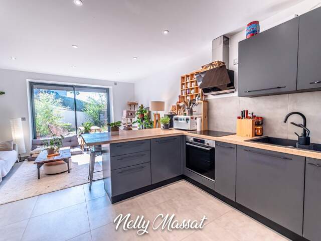 Appartement à vendre 4 pièces LA MOTTE SERVOLEX (73) - Triplex récent avec jardin et stationnement — photo du bien