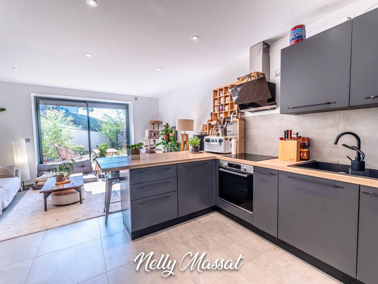 Appartement à vendre 4 pièces LA MOTTE SERVOLEX (73) - Triplex récent avec jardin et stationnement — photo 1