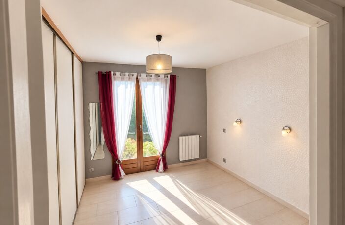 👀 POURQUOI CETTE MAISON À ÉGLY POURRAIT BIEN VOUS SURPRENDRE ? 🏡 4 CHAMBRES & JARDIN ! — photo 5