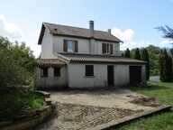 Propriété avec maison 4 chambres, plusieurs bâtiments et 1.8 hectares de terrain — photo 2