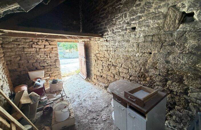 Maison en pierre à rénover entièrement – Beau potentiel au cœur du Croisty — photo 4