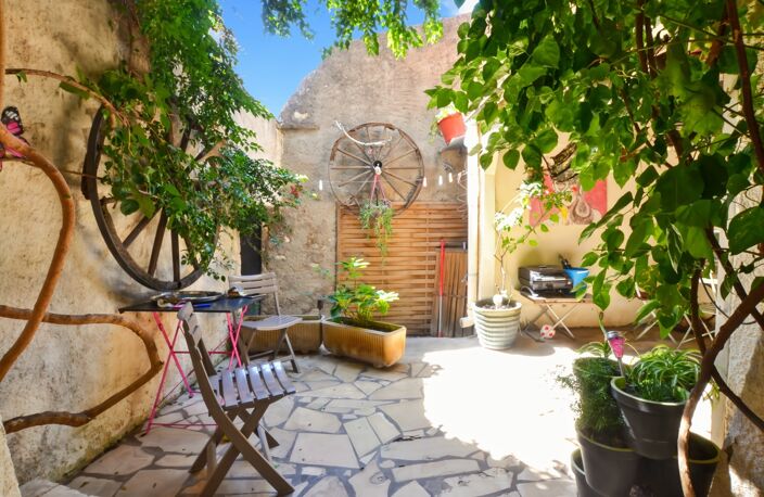 Maison de village 4 pièces – 102 m² – Lumineuse – Cour – Fort potentiel d’aménagement — photo 2