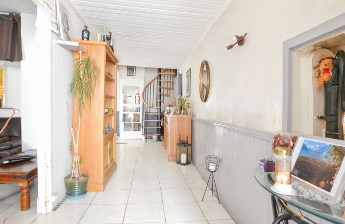 Maison de village 4 pièces – 102 m² – Lumineuse – Cour – Fort potentiel d’aménagement — photo 4