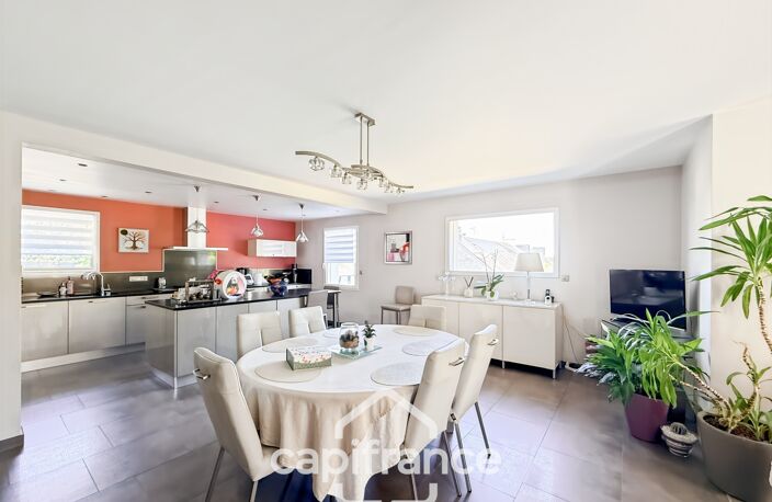 Maison à vendre 6 pièces  PONTIVY – PROXIMITÉ DU QUARTIER DE TRELEAU – MAISON FAMILIALE AVEC EXTENSION ET SOUS-SOL COMPLET — photo 3