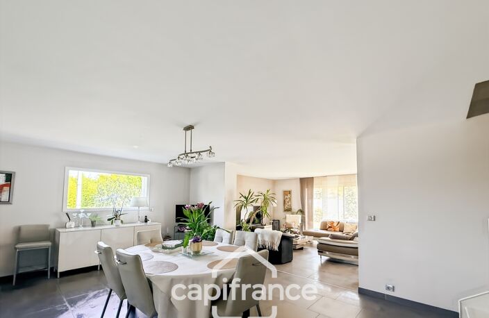 Maison à vendre 6 pièces  PONTIVY – PROXIMITÉ DU QUARTIER DE TRELEAU – MAISON FAMILIALE AVEC EXTENSION ET SOUS-SOL COMPLET — photo 4