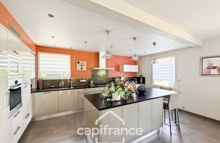 Maison à vendre 6 pièces  PONTIVY – PROXIMITÉ DU QUARTIER DE TRELEAU – MAISON FAMILIALE AVEC EXTENSION ET SOUS-SOL COMPLET — photo 5