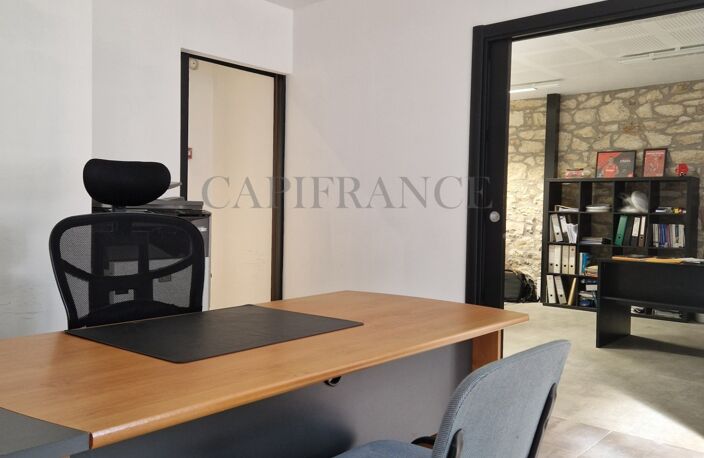 Local/bureau à louer GUINGAMP (22) — photo 4