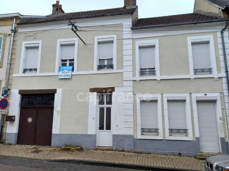 PREMERY 58700 Maison centre ville avec toutes commodités — photo 1