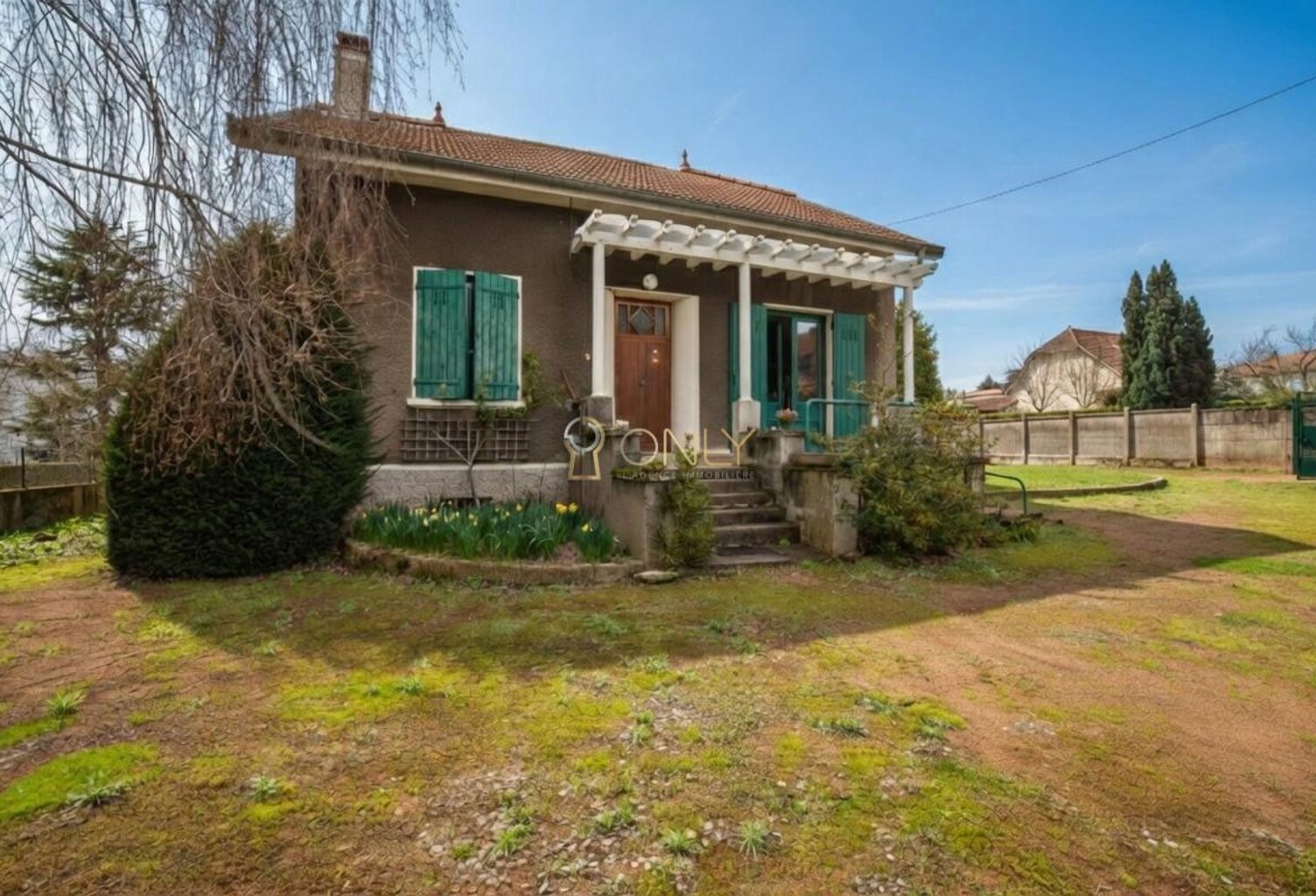 Neuville-sur-Saône, Maison à rénover, 5 chambres — photo 1