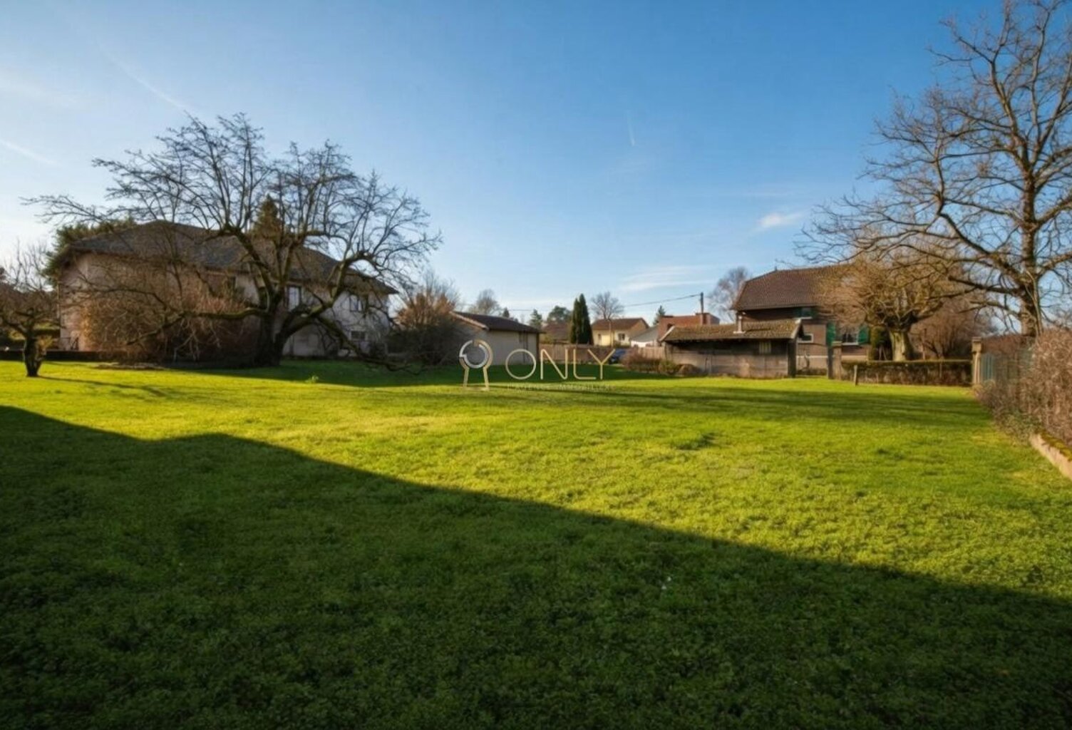 Neuville-sur-Saône Terrain 963m² — photo 1