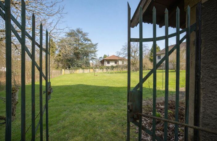 Neuville-sur-Saône Terrain 963m² — photo 2