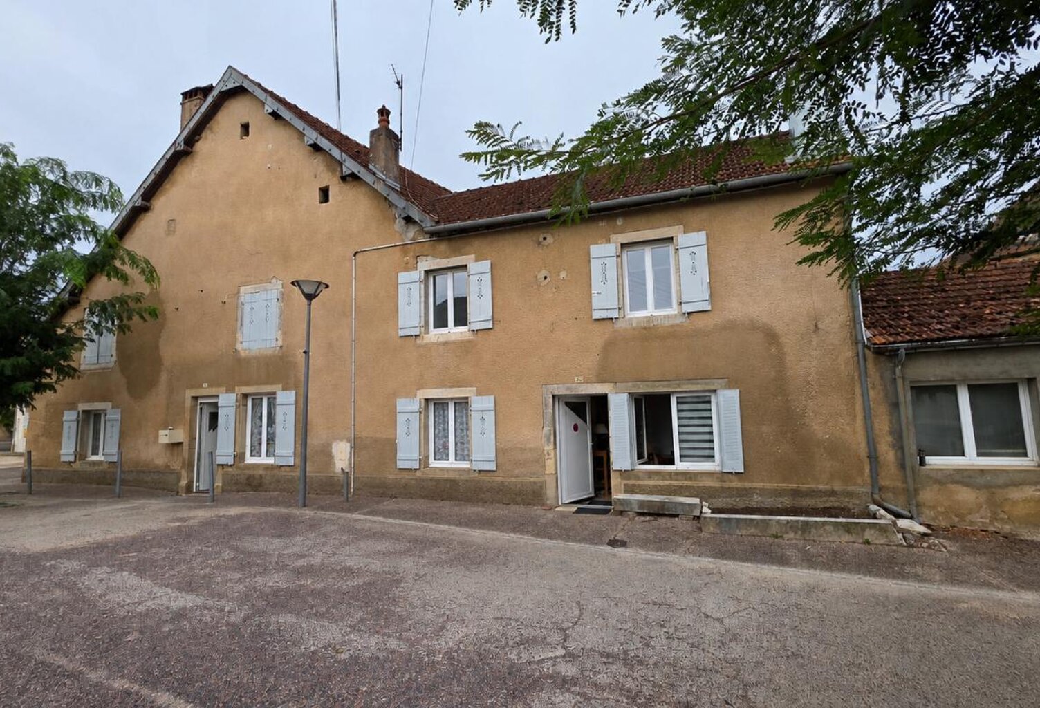 IMMEUBLE DE RAPPORT – 2 APPARTEMENTS LOUÉS – 7,70 % DE RENTABILITÉ BRUTE — photo 1
