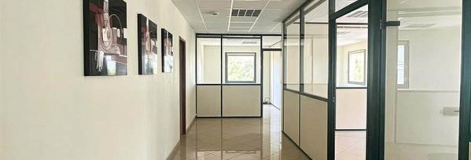 Bureau  92 m² à louer à Vitrolles (13127)