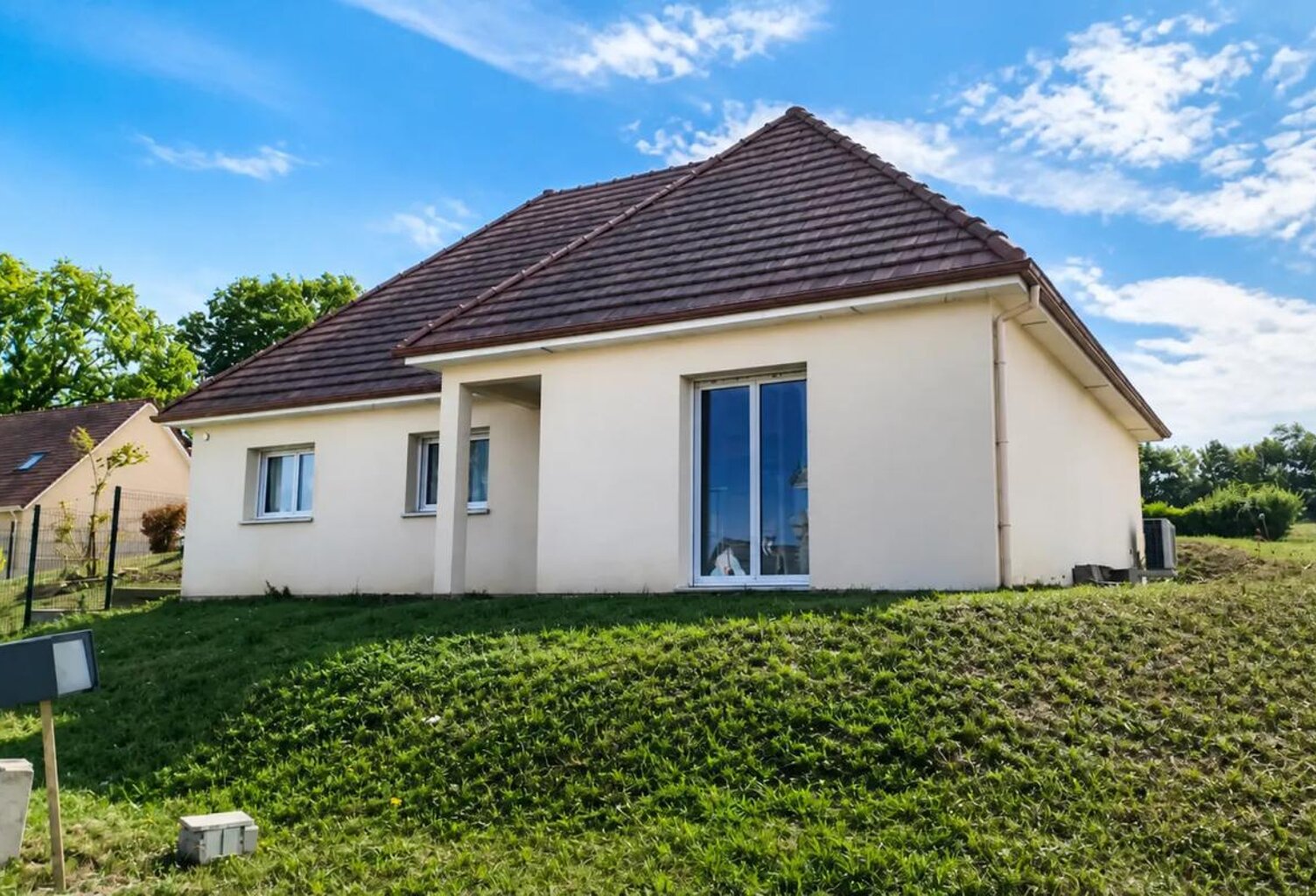 Maison de 5 pièces de 90 m² à Bernouville — photo 1