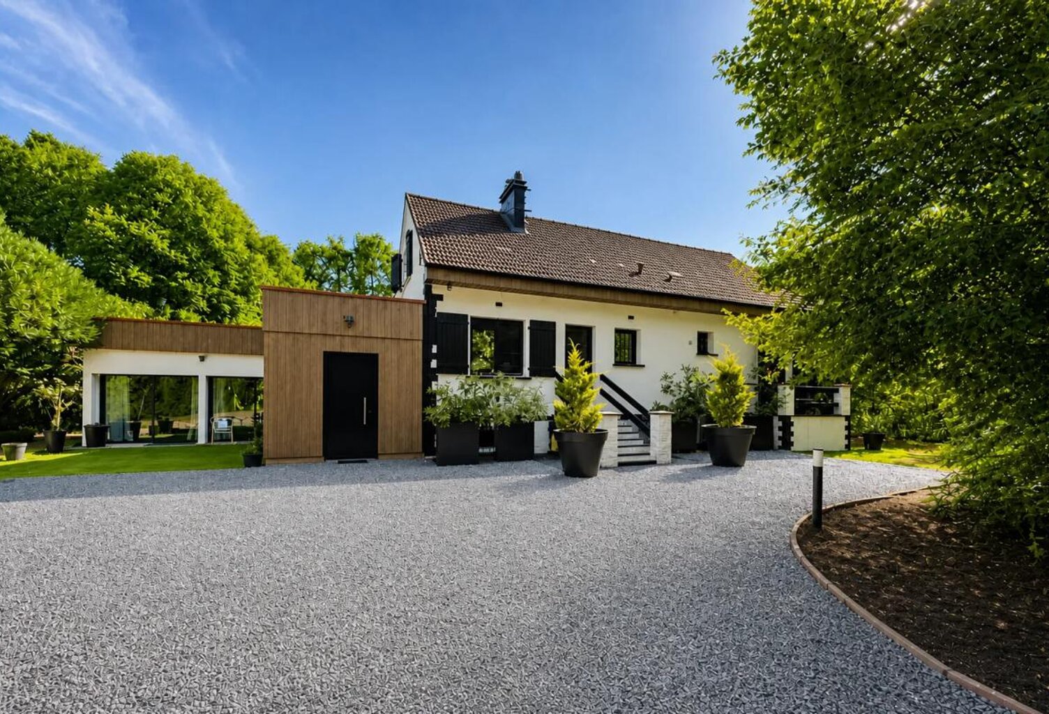 Maison de 8 pièces de 245 m² à Lamorlaye — photo 1