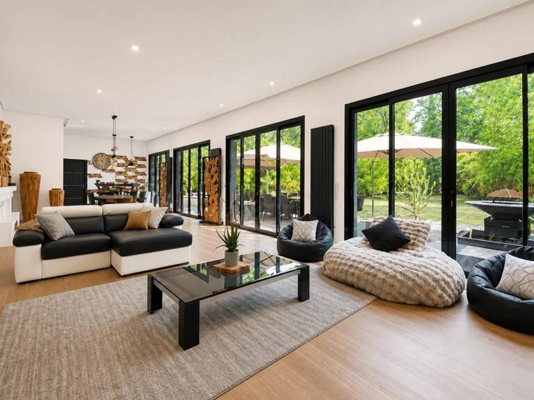 Maison de 8 pièces 5 chambres de 245 m² au Lys de Lamorlaye (60) — photo 1