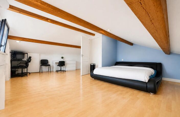 Maison de 9 pièces de 188 m² à Feyzin — photo 3