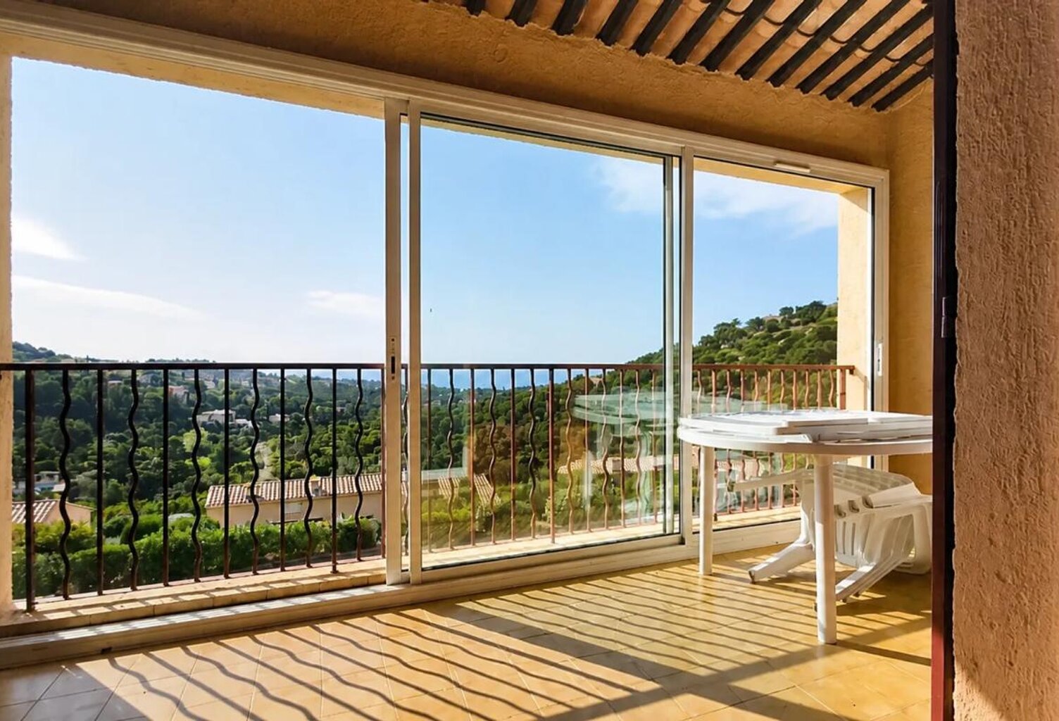 Appartement 2 pièces de 37 m² à Roquebrune-sur-Argens — photo 1