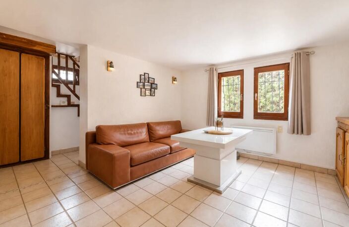 Maison de 7 pièces de 135 m² à Sainte-Geneviève-des-Bois — photo 2