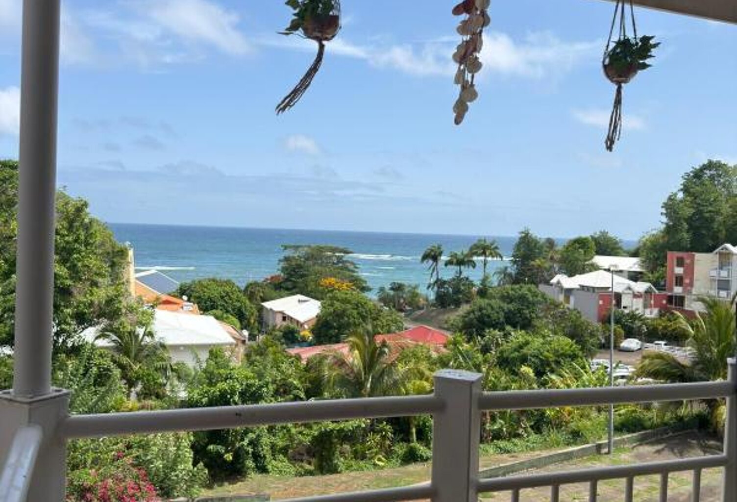 Studio meublé avec terrasse & jolie vue à 10 min de la plage - à louer — photo 1