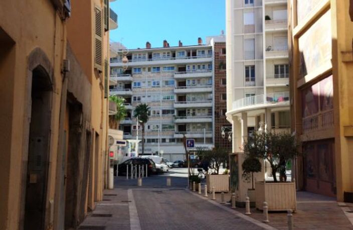 Centre ville de TOULON - Local de 45m² avec vitrine — photo 2
