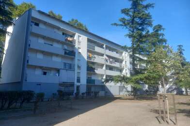 Appartement 5 pièces 861 €