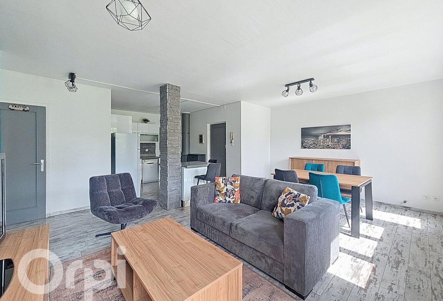 Appartement traversant, lumineux, entièrement rénové, environnement très calme, une cave et un box privatif sécurisé — photo 1