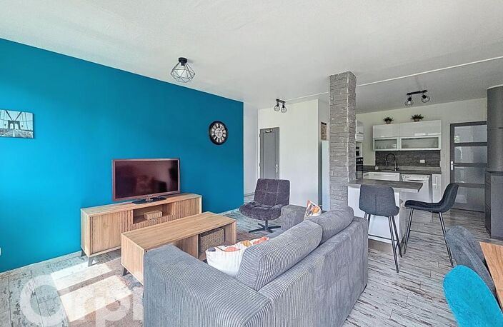 Appartement traversant, lumineux, entièrement rénové, environnement très calme, une cave et un box privatif sécurisé — photo 3