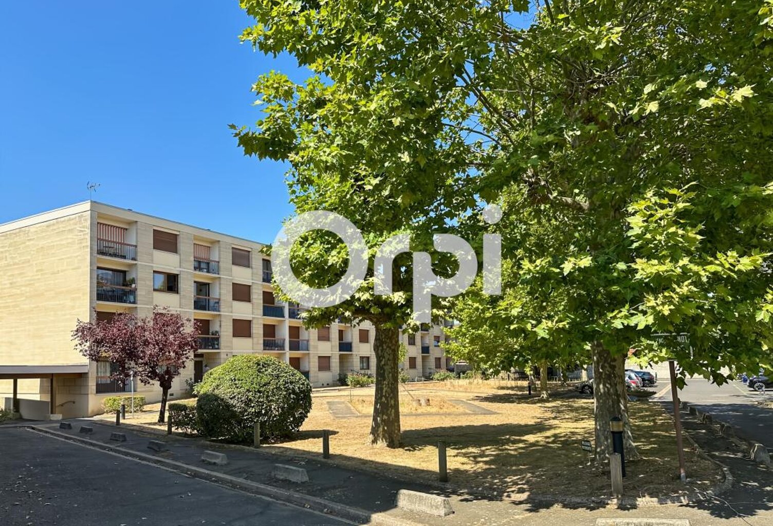 Appartement À Vendre — photo 1