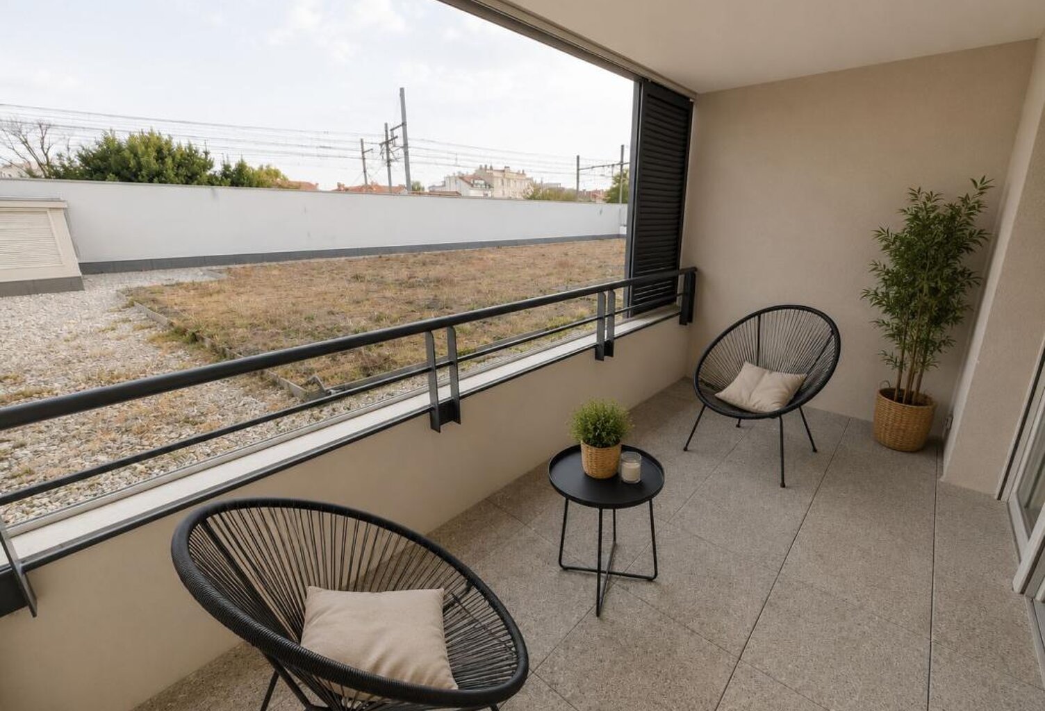 AVIGNON – T2 AVEC TERRASSE, VUE DÉGAGÉE ET PARKING PRIVÉ — photo 1