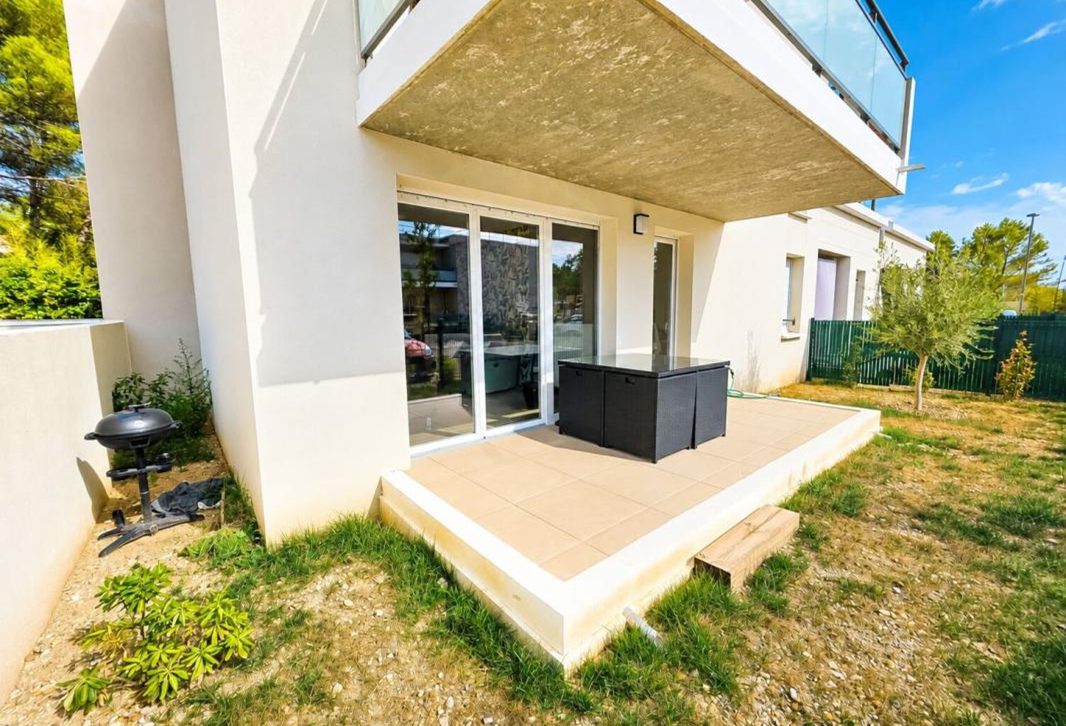 Appartement À Vendre T3 - terrasse - 2 parkings - LES ANGLES — photo 1