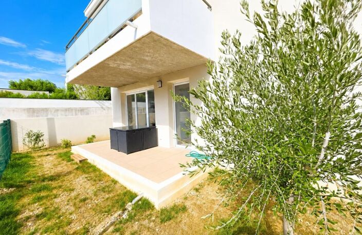Appartement À Vendre T3 - terrasse - 2 parkings - LES ANGLES — photo 2