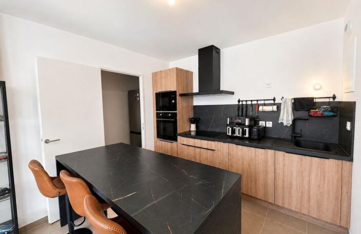 Appartement À Vendre T3 - terrasse - 2 parkings - LES ANGLES — photo 3