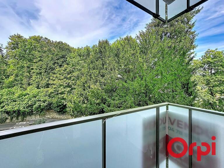 Appartement À Vendre dans copropriété entièrement rénovée — photo 1