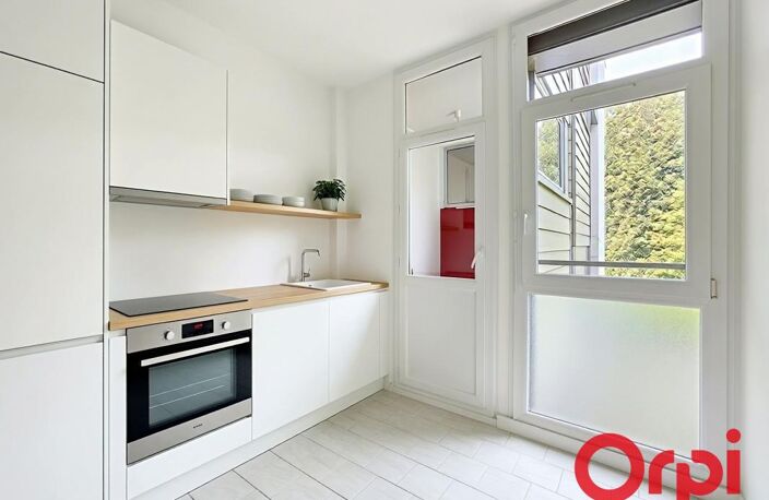 Appartement À Vendre dans copropriété entièrement rénovée — photo 5