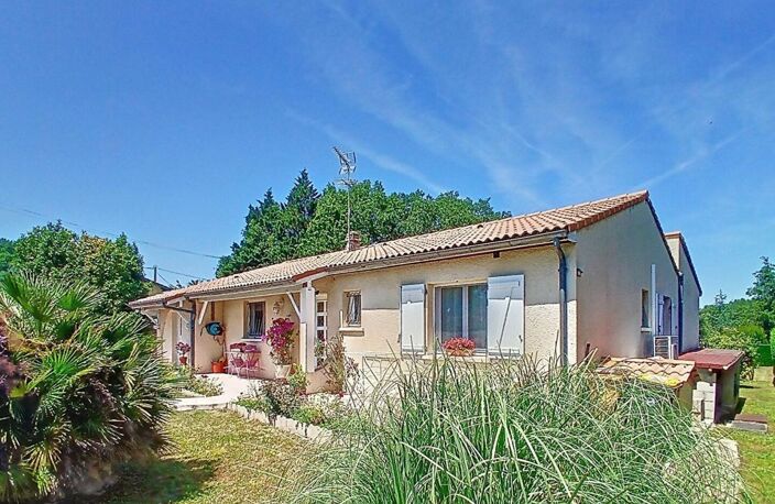Maison À Vendre de 150 m² + dépendances de 80 m² + piscine — photo 2